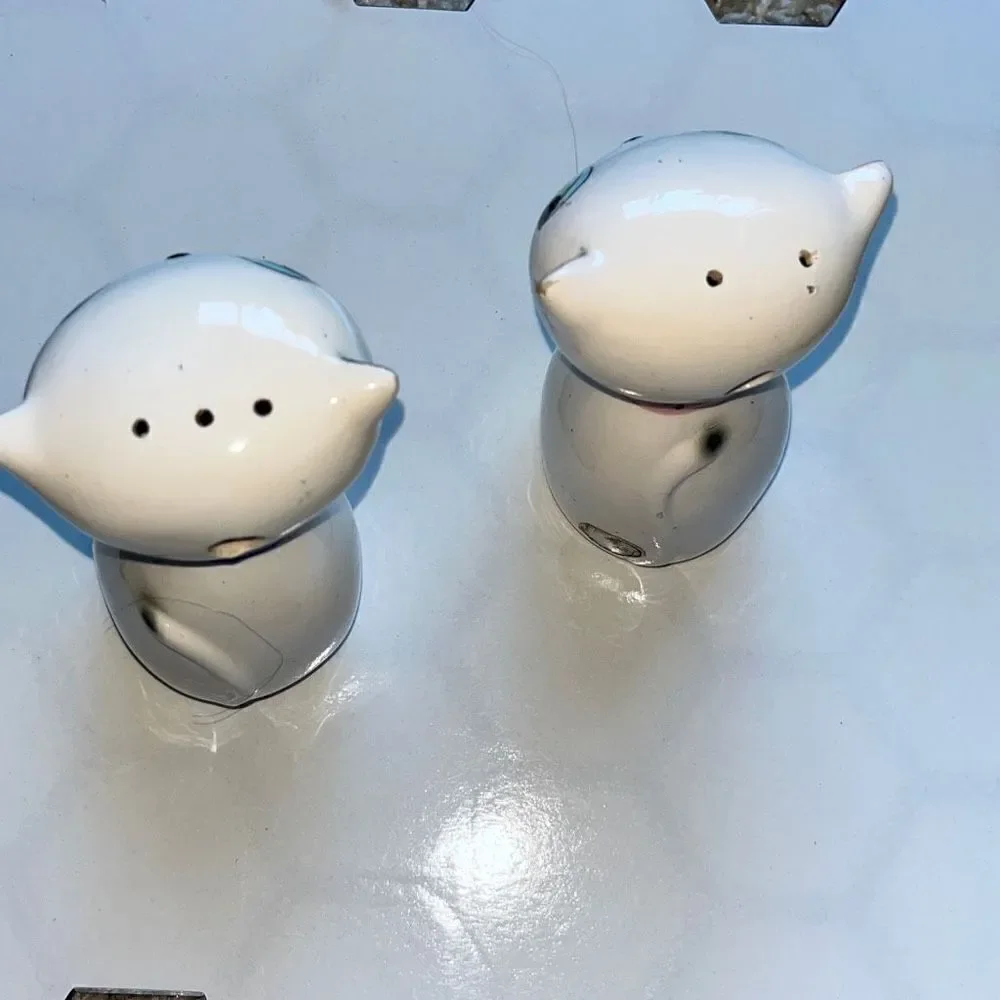 Vintage Holt Howard Cuddle Cats Salt & Pepper Shakers